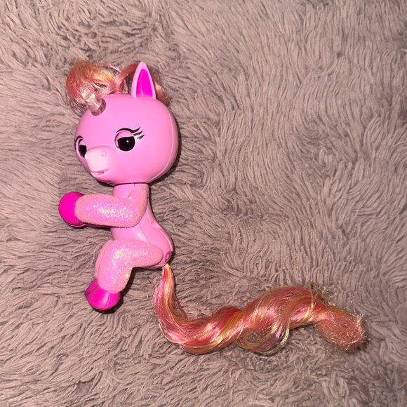 Pink Unicorn Toy with Glitter Fingerling kids pretend finger pet hair and tail - Picture 3 of 6